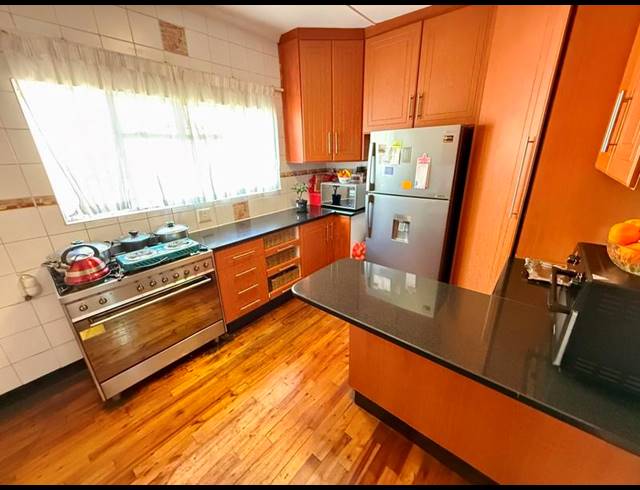 4 BEDROOM HOUSE FOR SALE IN PELHAM